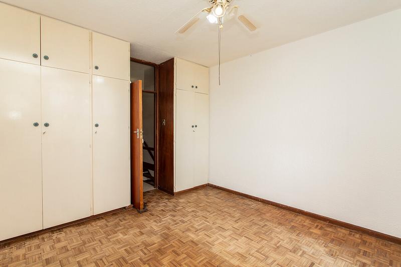 2 Bedroom Property for Sale in Loevenstein Western Cape